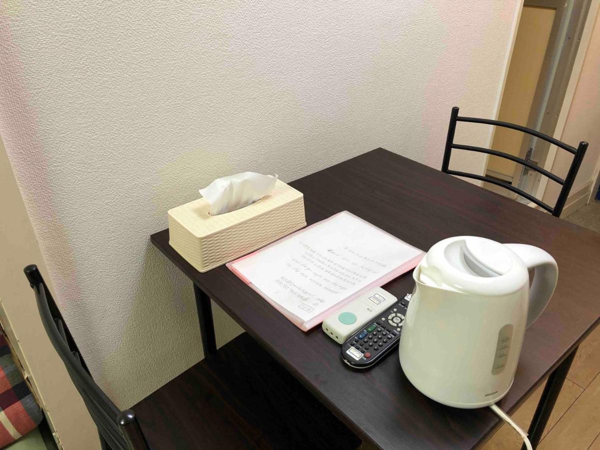 Guest House Zwell Hakata Ohori Park ฟูกุโอกะ ภายนอก รูปภาพ