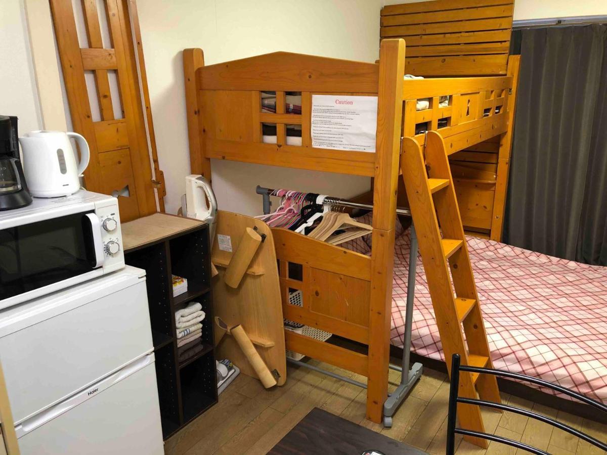 Guest House Zwell Hakata Ohori Park ฟูกุโอกะ ภายนอก รูปภาพ