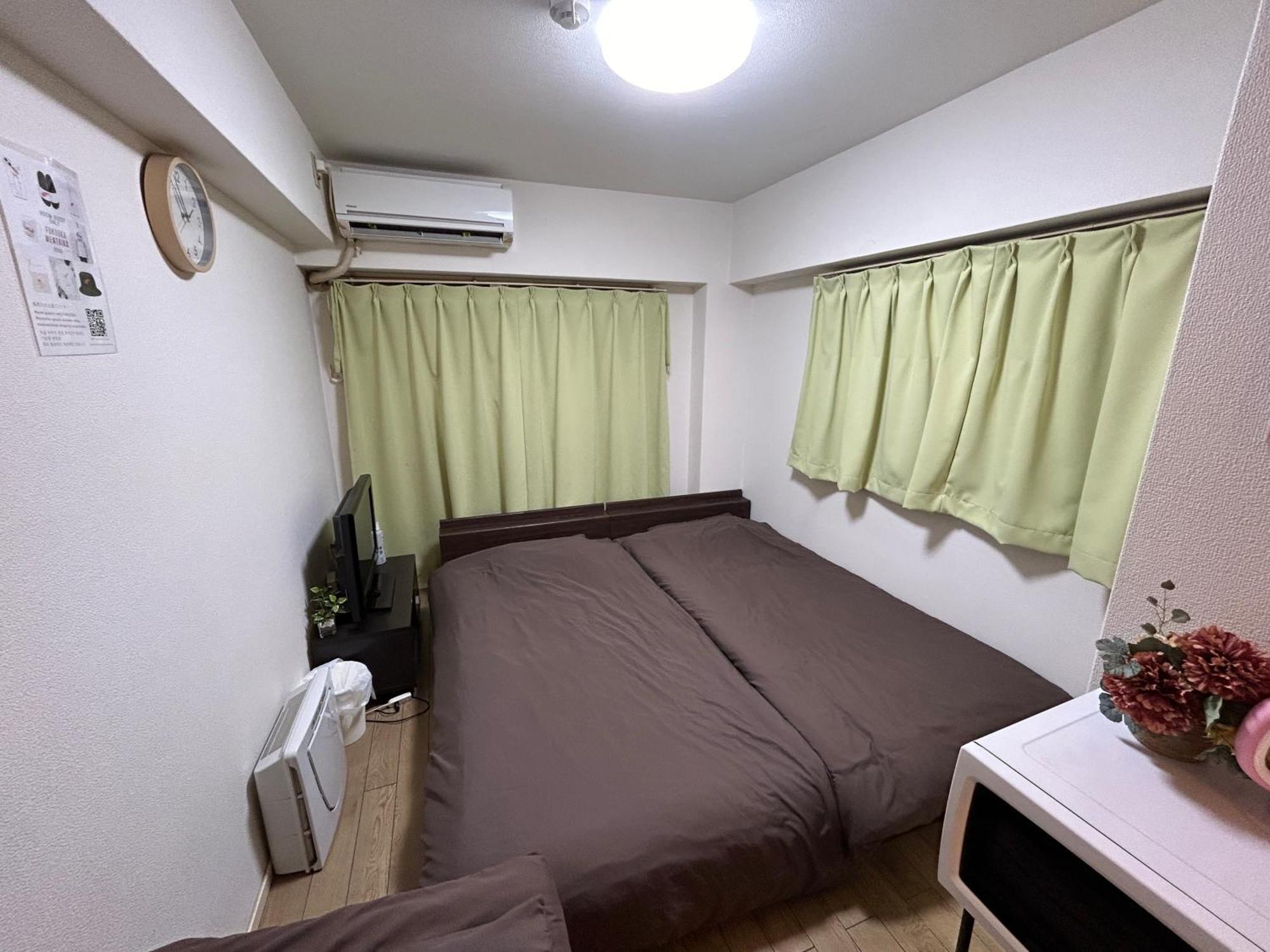 Guest House Zwell Hakata Ohori Park ฟูกุโอกะ ภายนอก รูปภาพ