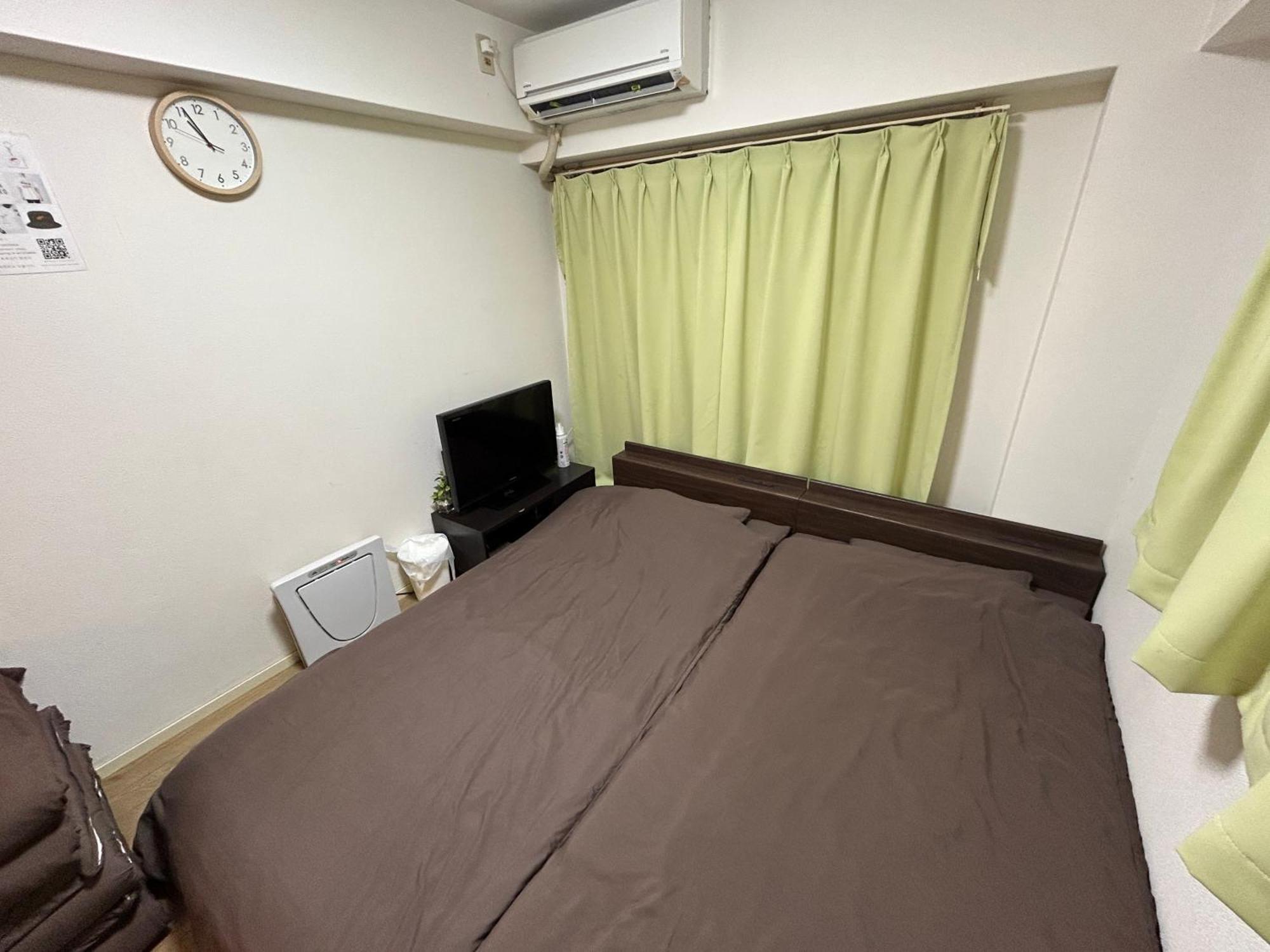 Guest House Zwell Hakata Ohori Park ฟูกุโอกะ ภายนอก รูปภาพ