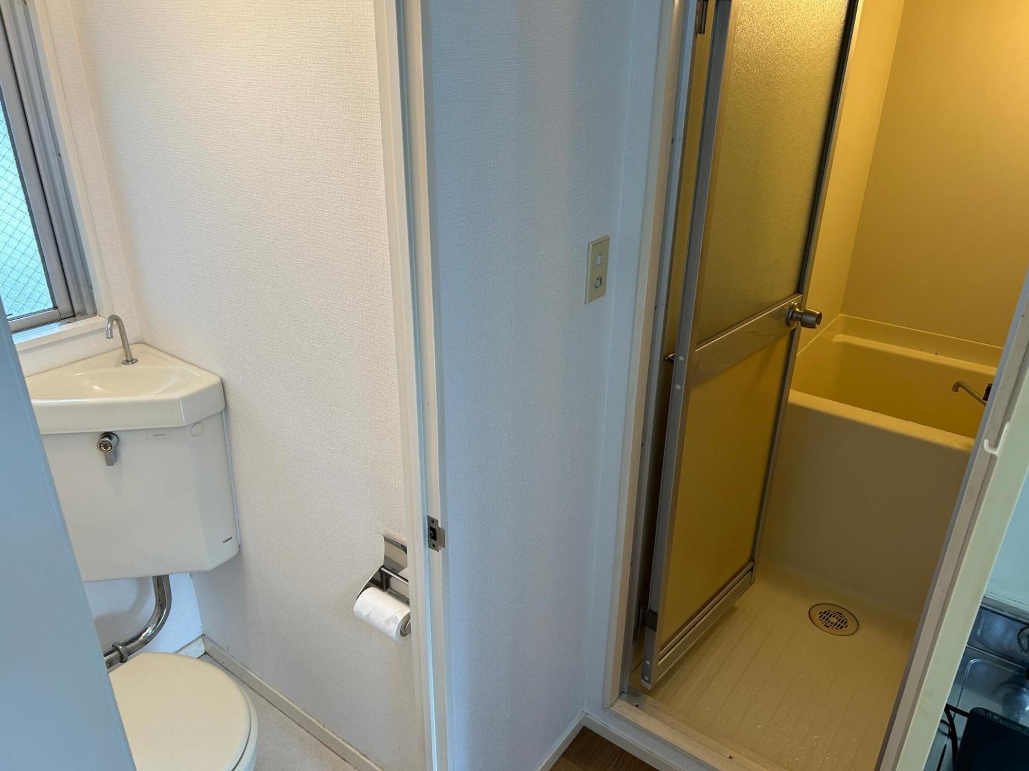 Guest House Zwell Hakata Ohori Park ฟูกุโอกะ ภายนอก รูปภาพ
