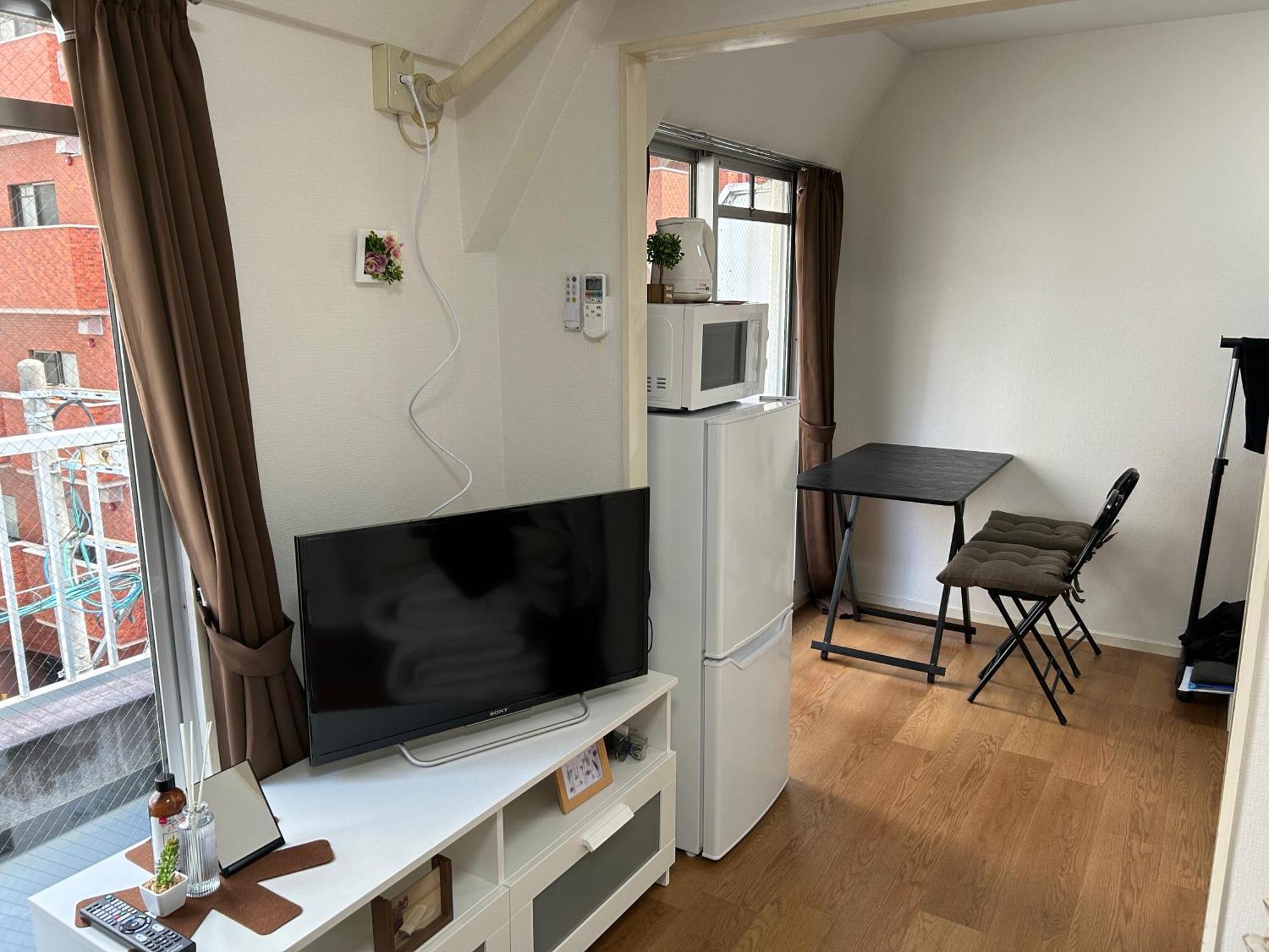 Guest House Zwell Hakata Ohori Park ฟูกุโอกะ ภายนอก รูปภาพ